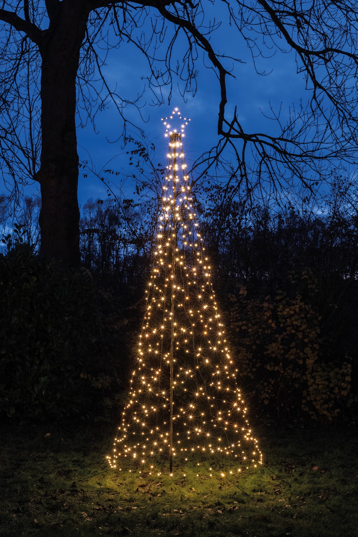 boom met ster 480led ip44 trafo inclusief paal en 8 grondpennen d100h320cm classic warm