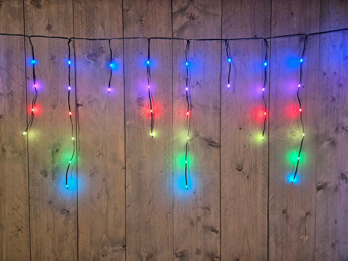 ijspegel  132led rgb 500x60cm / afstandsbediening / 5 mtr aanloopsnoer zwart