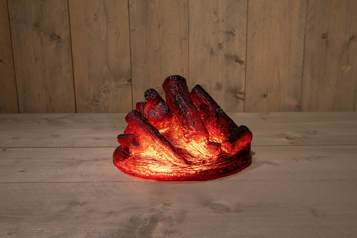 kampvuur 4x12led 28x28x17cm 5m aanloopsnoer zwart / ip44 trafo met 8/16u timer / geschikt voor buiten